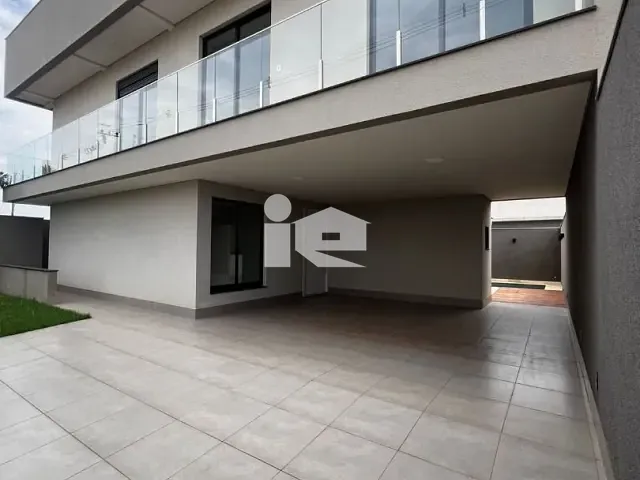 Sobrado com 300m² 3 quartos e 5 banheiros, à venda, no bairro Jardim Costa do Sol em Rolândia