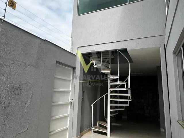 Sobrado com 197m² 3 quartos e 3 banheiros, à venda, no bairro Vila N. Sta. D'Abadia em Anápolis