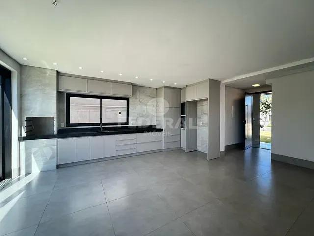 Sobrado com 180m² 3 quartos e 4 banheiros, para alugar, no bairro Residencial Parqville Jacarandá em Aparecida de Goiânia
