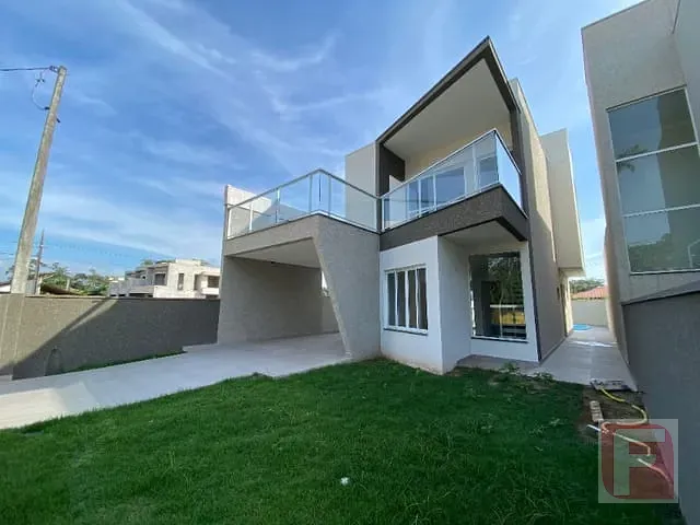 Sobrado 3 quartos e 2 banheiros, à venda, no bairro Continental em Itapoá