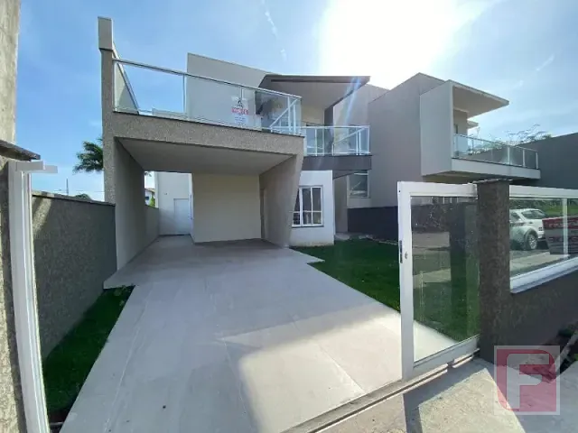 Sobrado 3 quartos e 2 banheiros, à venda, no bairro Continental em Itapoá