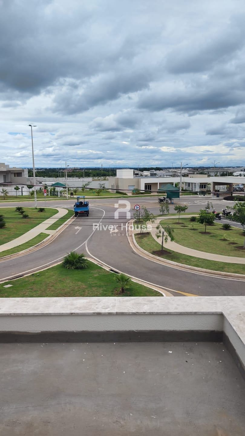 Sobrado à venda com 5 quartos, 318m² - Foto 1