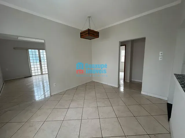 Sobrado 3 quartos e 2 banheiros, à venda, no bairro Taboão em Guaxupé