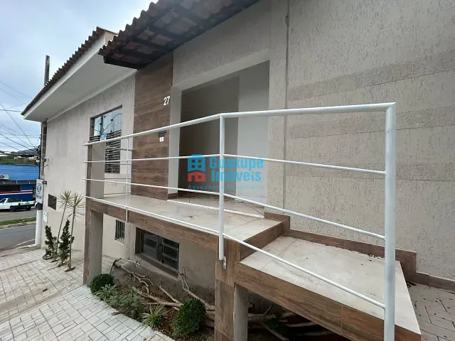 Sobrado 3 quartos e 2 banheiros, à venda, no bairro Taboão em Guaxupé
