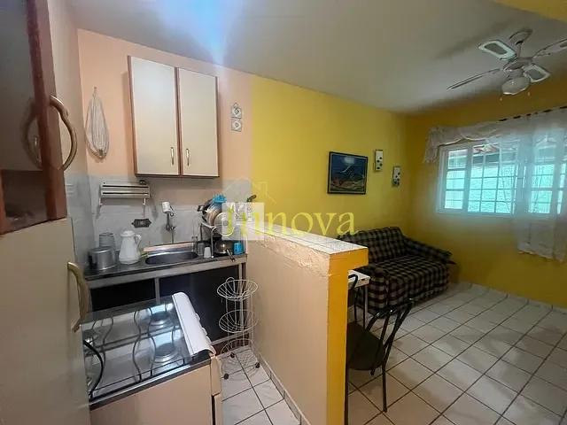 Sobrado com 40m² 2 quartos e 1 banheiro, à venda, no bairro Martim de Sá em Caraguatatuba