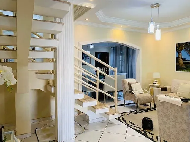 Sobrado com 275m² 3 quartos e 3 banheiros, à venda, no bairro Wanel Ville em Sorocaba