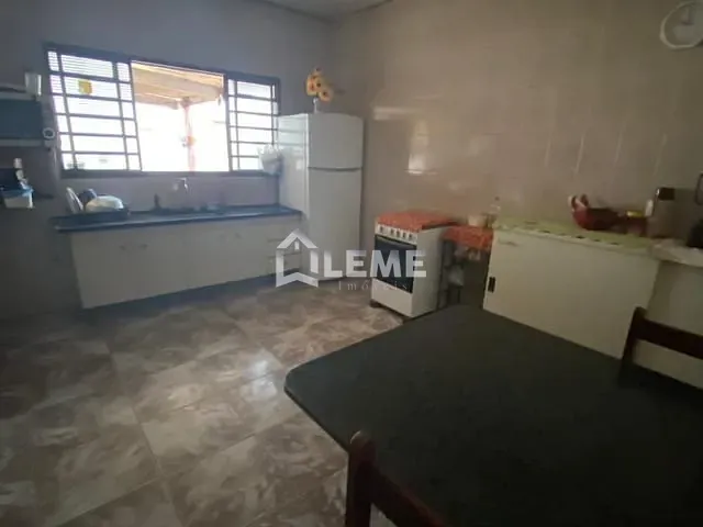 Sobrado com 250m² 3 quartos e 3 banheiros, à venda, no bairro Jardim São Francisco em Mococa