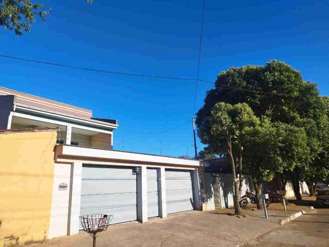 Sobrado com 560m² 4 quartos e 4 banheiros, à venda, no bairro Jardim Mariliza em Goiânia