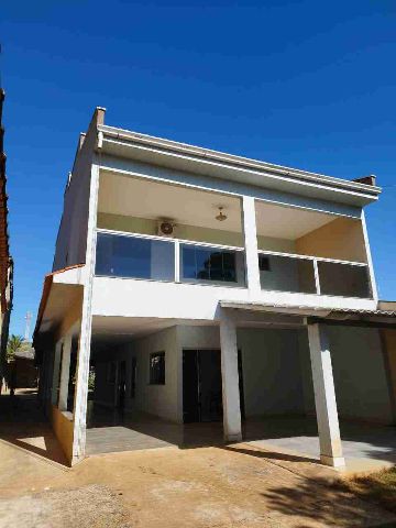 Sobrado com 560m² 4 quartos e 4 banheiros, à venda, no bairro Jardim Mariliza em Goiânia