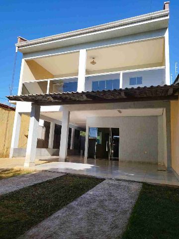 Sobrado com 560m² 4 quartos e 4 banheiros, à venda, no bairro Jardim Mariliza em Goiânia