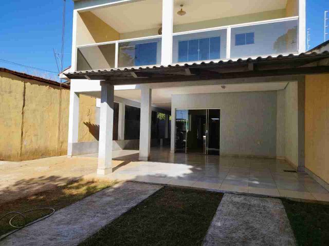 Sobrado com 560m² 4 quartos e 4 banheiros, à venda, no bairro Jardim Mariliza em Goiânia