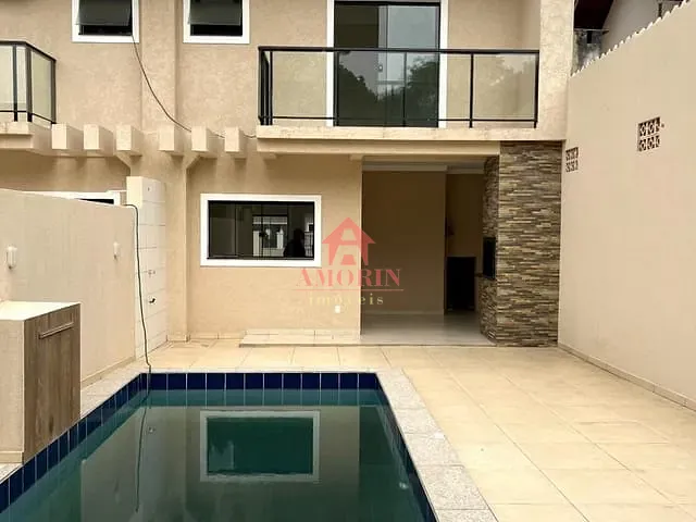 Sobrado 4 quartos e 4 banheiros, à venda, no bairro Barra do Sai em Itapoá