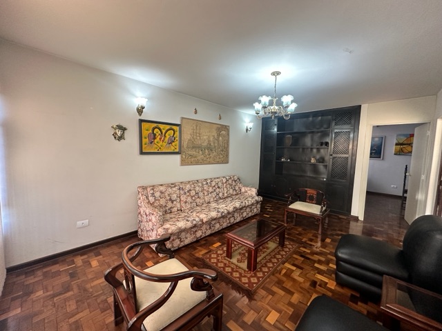 Sobrado com 534m² 4 quartos e 4 banheiros, à venda, no bairro Los Angeles em Londrina