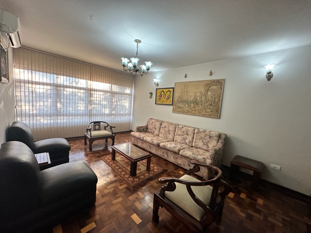 Sobrado com 534m² 4 quartos e 4 banheiros, à venda, no bairro Los Angeles em Londrina