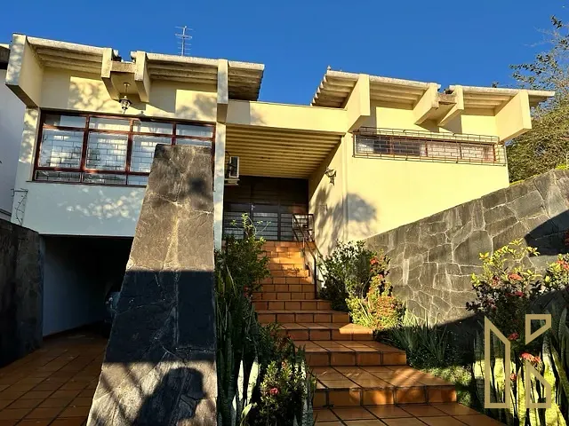 Sobrado com 534m² 4 quartos e 4 banheiros, à venda, no bairro Los Angeles em Londrina
