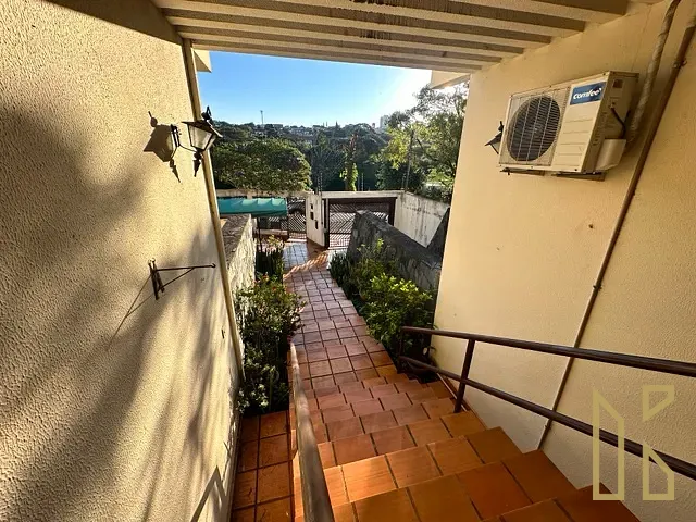 Sobrado com 534m² 4 quartos e 4 banheiros, à venda, no bairro Los Angeles em Londrina