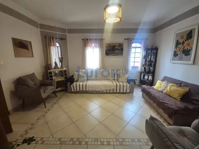 Sobrado com 310m² 4 quartos e 3 banheiros, à venda, no bairro Jardim Novo Horizonte em Valinhos