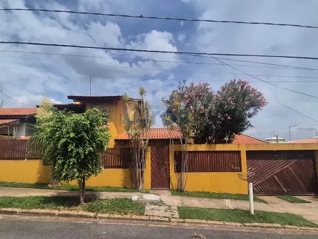 Sobrado com 310m² 4 quartos e 3 banheiros, à venda, no bairro Jardim Novo Horizonte em Valinhos
