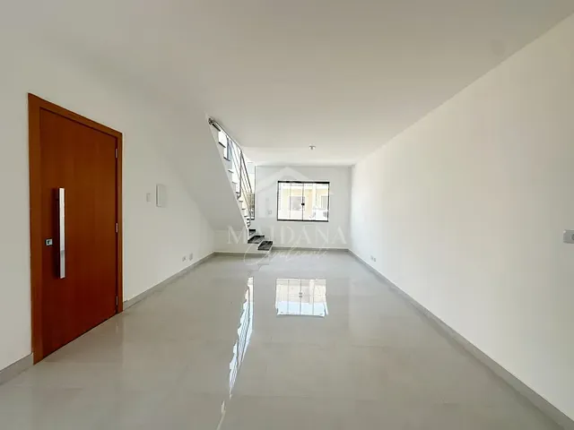 Sobrado com 142m² 3 quartos e 2 banheiros, à venda, no bairro Costeira em São José dos Pinhais