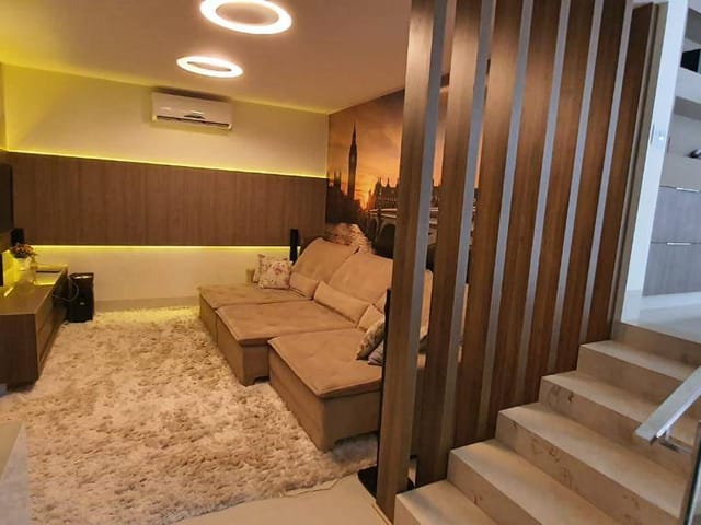 Sobrado com 463m² 4 quartos e 5 banheiros, à venda, no bairro Residencial Parque Mendanha em Goiânia