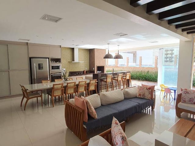 Sobrado com 463m² 4 quartos e 5 banheiros, à venda, no bairro Residencial Parque Mendanha em Goiânia