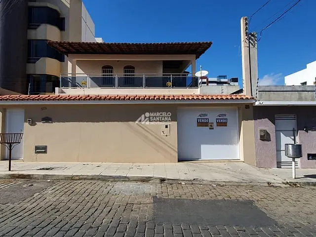 Sobrado com 300m² 5 quartos e 3 banheiros, à venda, no bairro Recreio em Vitória da Conquista