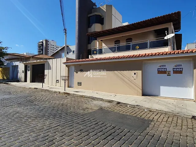 Sobrado com 300m² 5 quartos e 3 banheiros, à venda, no bairro Recreio em Vitória da Conquista