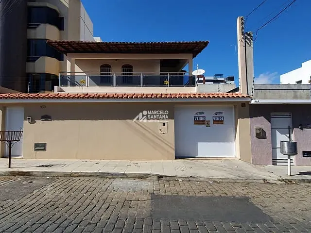 Sobrado com 300m² 5 quartos e 3 banheiros, à venda, no bairro Recreio em Vitória da Conquista