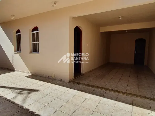 Sobrado com 300m² 5 quartos e 3 banheiros, à venda, no bairro Recreio em Vitória da Conquista