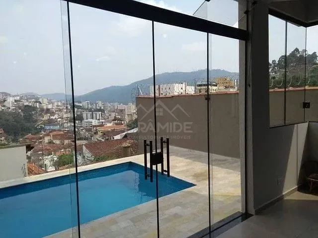 Sobrado com 350m² 5 quartos e 5 banheiros, à venda, no bairro Parque Vivaldi Leite Ribeiro em Poços de Caldas