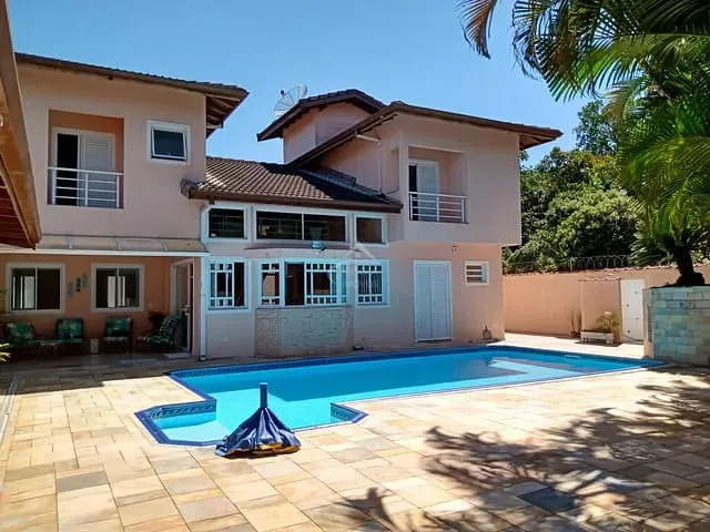 Sobrado com 535m² 4 quartos e 5 banheiros, à venda, no bairro Boracéia em São Sebastião