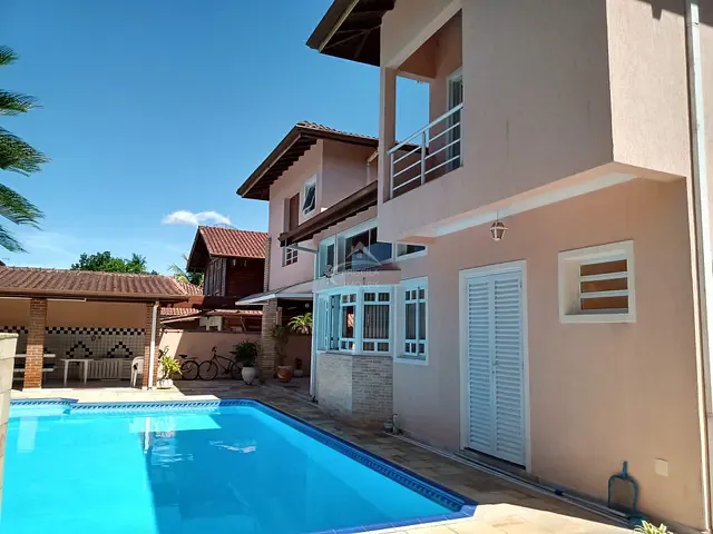 Sobrado com 535m² 4 quartos e 5 banheiros, à venda, no bairro Boracéia em São Sebastião