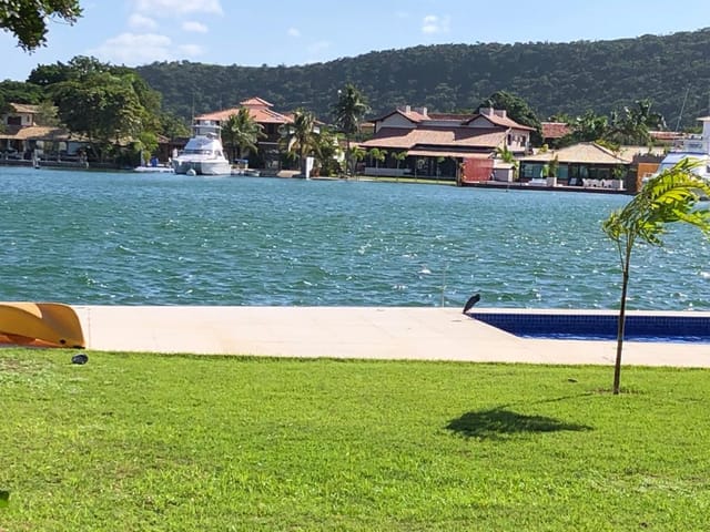 Sobrado com 1300m² 4 quartos e 1 banheiro, à venda, no bairro São Bento em Cabo Frio