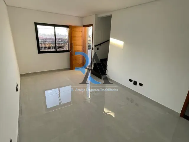 Sobrado 2 quartos e 2 banheiros, à venda, no bairro Jardim Brasília (Zona Leste) em São Paulo