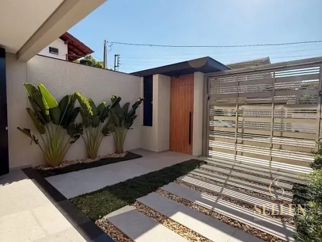 Sobrado 3 quartos e 3 banheiros, à venda, no bairro Centro em Balneário Camboriú
