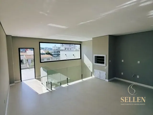 Sobrado 3 quartos e 3 banheiros, à venda, no bairro Centro em Balneário Camboriú