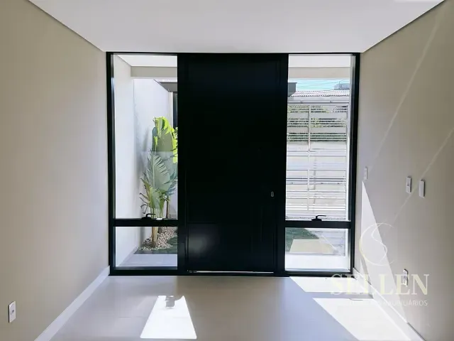 Sobrado 3 quartos e 3 banheiros, à venda, no bairro Centro em Balneário Camboriú