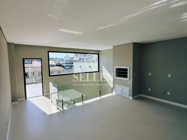 Sobrado 3 quartos e 3 banheiros, à venda, no bairro Centro em Balneário Camboriú