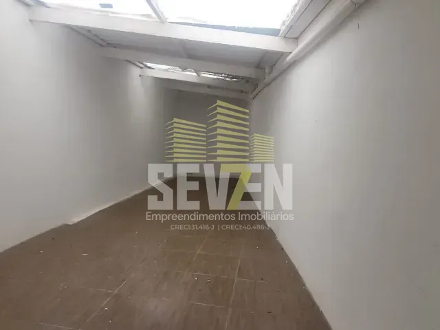 Sobrado com 300m², à venda ou para alugar, no bairro Vila Mesquita em Bauru