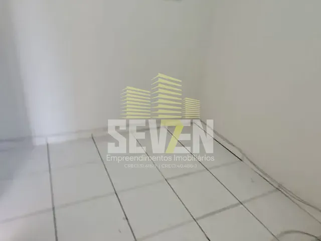 Sobrado com 300m², à venda ou para alugar, no bairro Vila Mesquita em Bauru