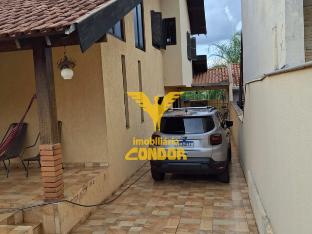 Sobrado com 300m² 3 quartos e 4 banheiros, à venda, no bairro Jardim Vila Rica em Cambé