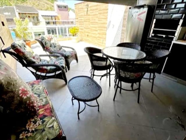 Sobrado com 180m² 3 quartos e 4 banheiros, à venda, no bairro Taquara em Rio de Janeiro