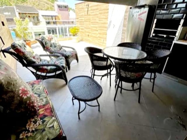 Sobrado com 180m² 3 quartos e 4 banheiros, à venda, no bairro Taquara em Rio de Janeiro