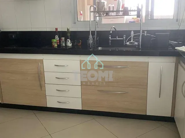 Sobrado com 275m² 4 quartos e 3 banheiros, à venda ou para alugar, no bairro Campos do Conde Chambord em Tremembé
