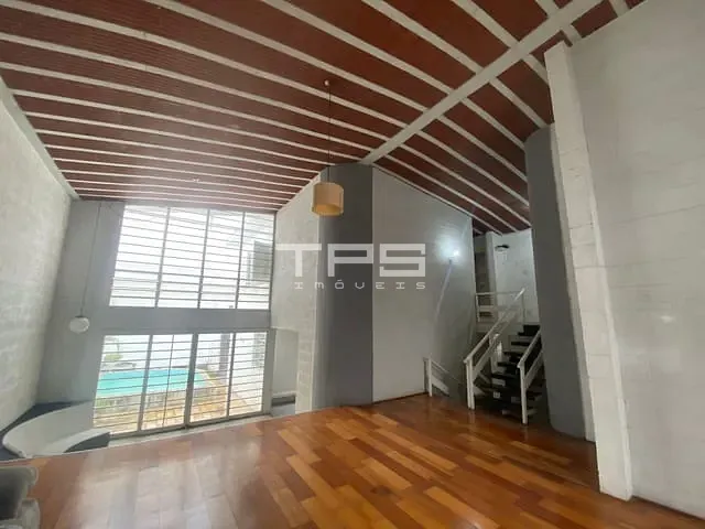 Sobrado com 270m² 3 quartos e 2 banheiros, à venda ou para alugar, no bairro Centro em Taubaté