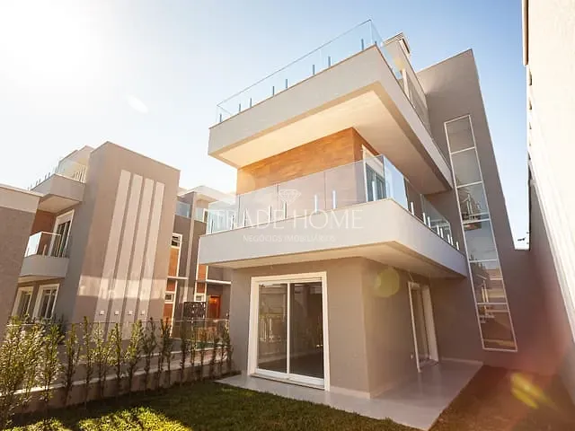 Sobrado com 214m² 3 quartos e 2 banheiros, à venda, no bairro Mossunguê em Curitiba