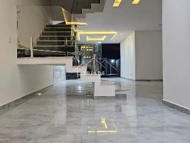Sobrado com 190m² 3 quartos e 2 banheiros, à venda, no bairro Costeira  em Araucária