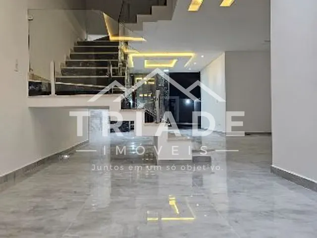 Sobrado com 190m² 3 quartos e 2 banheiros, à venda, no bairro Costeira em Araucária
