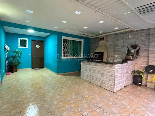 Sobrado com 67m² 3 quartos e 2 banheiros, à venda, no bairro Vitória Régia em Curitiba