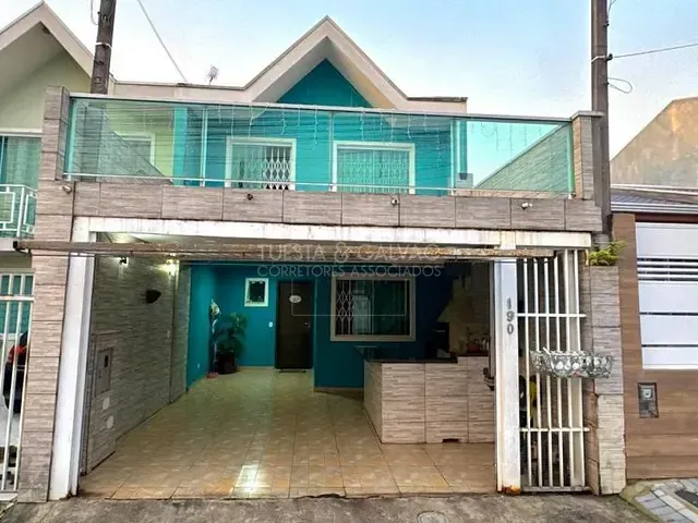 Sobrado com 67m² 3 quartos e 2 banheiros, à venda, no bairro Vitória Régia em Curitiba